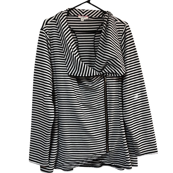 ANDREE BY UNIT Tops - Andrée by Unit Anthropologie Black and White Striped Moto Jacket Zip